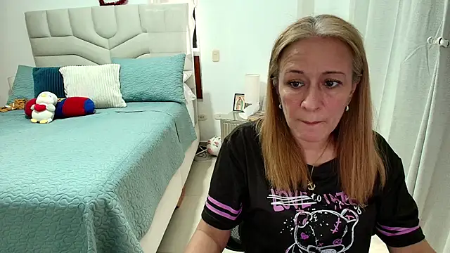 Snapshot of Naty_Stone chatting on July 1, 8:41 pm Naty Stone online show from July 1, 8:41 pm