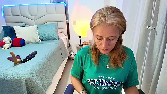 Snapshot of Naty_Stone chatting on July 21, 7:05 pm Naty Stone online show from July 21, 7:05 pm