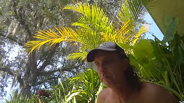 Snapshot of eliberator1777 chatting on May 16, 7:34 pm eliberator1777 online show from May 16, 7:34 pm