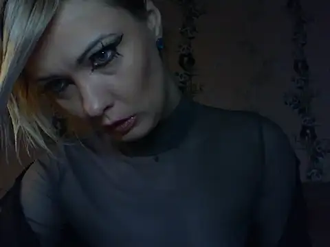Snapshot of WildMissNiks chatting on April 29, 6:06 am WildMissNiks online show from April 29, 6:06 am