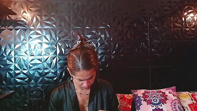 PINK  LOLA1 online show from March 15, 2:45 pm