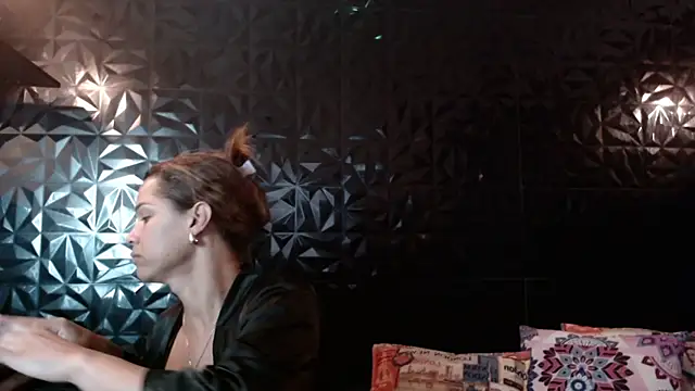 Snapshot of PINK__LOLA1 chatting on April 29, 10:27 pm PINK LOLA1 online show from April 29, 10:27 pm