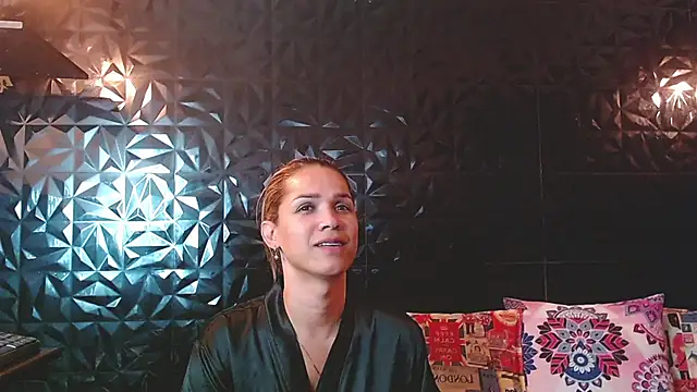 Snapshot of PINK__LOLA1 chatting on May 28, 12:30 am PINK LOLA1 online show from May 28, 12:30 am