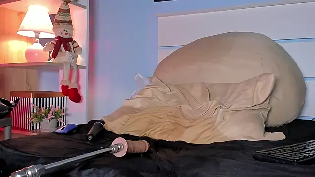 Snapshot of alicialittle chatting on December 18, 11:08 pm alicialittle online show from December 18, 11:08 pm