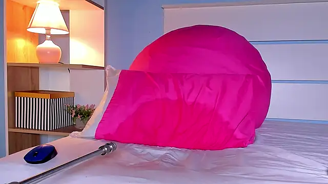 Snapshot of alicialittle chatting on January 12, 11:04 pm alicialittle online show from January 12, 11:04 pm