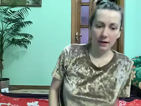 Snapshot of AngelTough20 chatting on April 24, 4:31 pm AngelTough20 online show from April 24, 4:31 pm