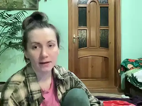 Snapshot of AngelTough20 chatting on June 1, 12:45 am AngelTough20 online show from June 1, 12:45 am