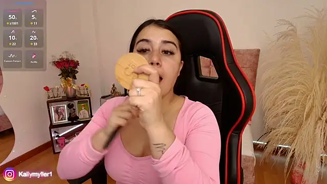 Snapshot of KallyMyller1 chatting on December 5, 8:11 pm KallyMyller1 online show from December 5, 8:11 pm