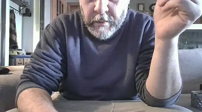 Snapshot of naked_bear chatting on January 25, 11:34 am naked bear online show from January 25, 11:34 am