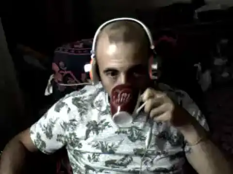 Snapshot of big_heart chatting on August 1, 4:50 pm big heart online show from August 1, 4:50 pm