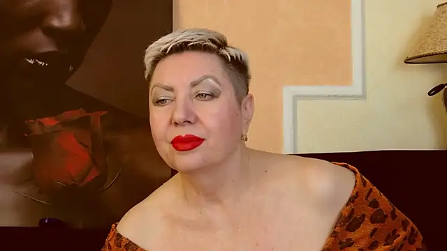 Snapshot of LadyPosh chatting on December 5, 10:01 pm LadyPosh online show from December 5, 10:01 pm