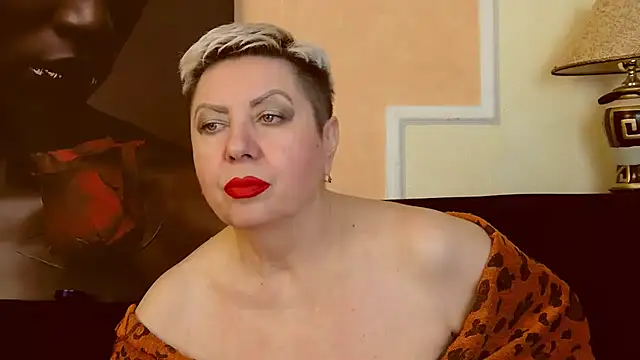 Snapshot of LadyPosh chatting on December 13, 9:30 pm LadyPosh online show from December 13, 9:30 pm
