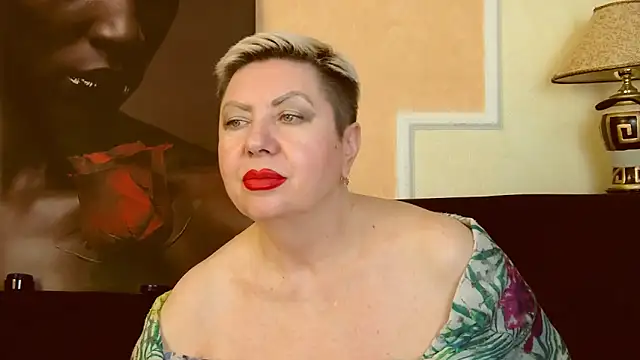 Snapshot of LadyPosh chatting on December 19, 4:56 am LadyPosh online show from December 19, 4:56 am