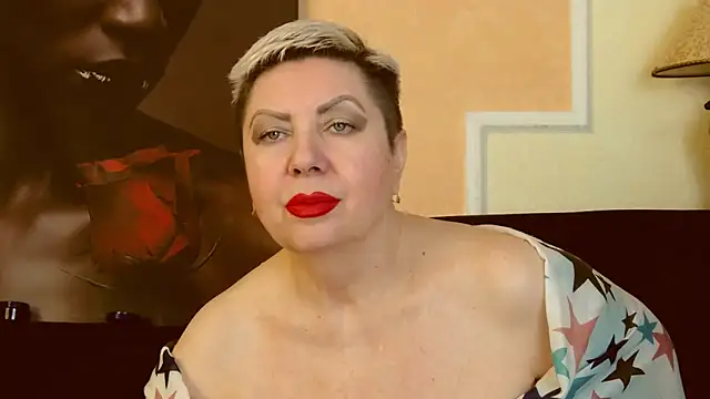 Snapshot of LadyPosh chatting on December 19, 9:49 pm LadyPosh online show from December 19, 9:49 pm