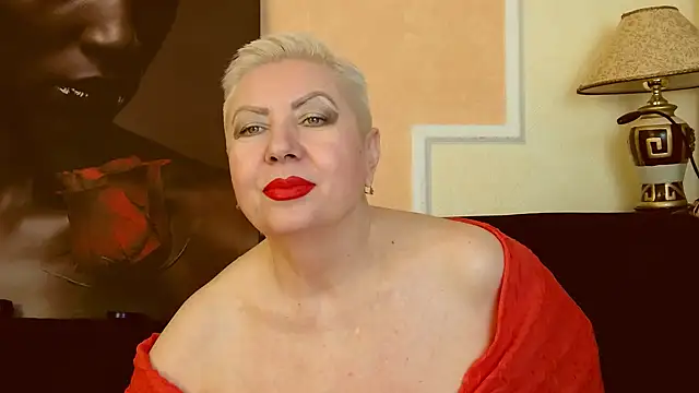Snapshot of LadyPosh chatting on December 24, 10:28 pm LadyPosh online show from December 24, 10:28 pm