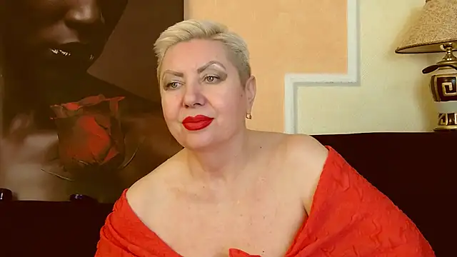Snapshot of LadyPosh chatting on January 3, 4:44 am LadyPosh online show from January 3, 4:44 am