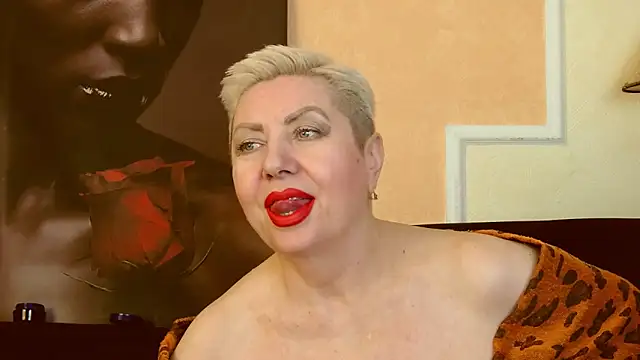 Snapshot of LadyPosh chatting on January 4, 3:50 am LadyPosh online show from January 4, 3:50 am
