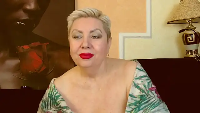 Snapshot of LadyPosh chatting on January 8, 10:06 pm LadyPosh online show from January 8, 10:06 pm