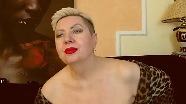 Snapshot of LadyPosh chatting on January 17, 1:47 am LadyPosh online show from January 17, 1:47 am