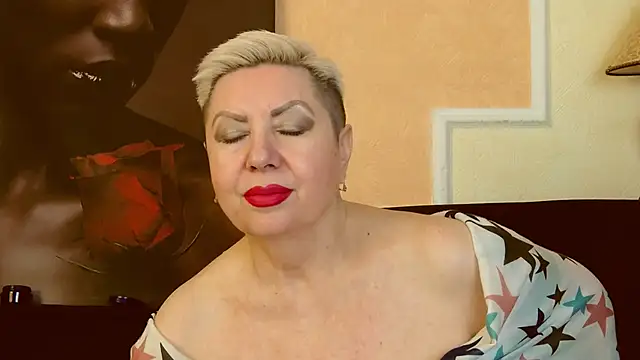 Snapshot of LadyPosh chatting on January 18, 1:30 am LadyPosh online show from January 18, 1:30 am