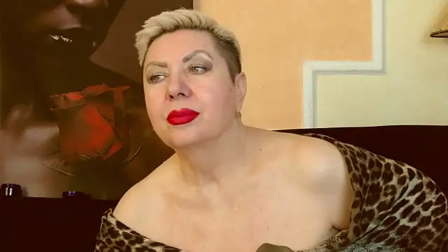 Snapshot of LadyPosh chatting on January 24, 10:08 pm LadyPosh online show from January 24, 10:08 pm