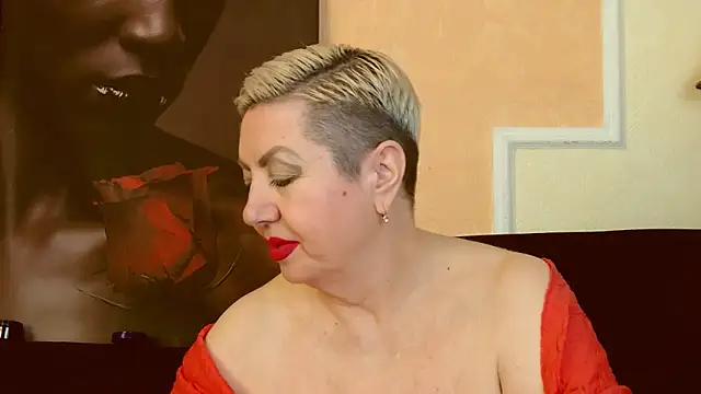Snapshot of LadyPosh chatting on January 28, 10:01 pm LadyPosh online show from January 28, 10:01 pm