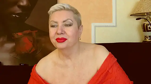 Snapshot of LadyPosh chatting on February 11, 10:07 pm LadyPosh online show from February 11, 10:07 pm