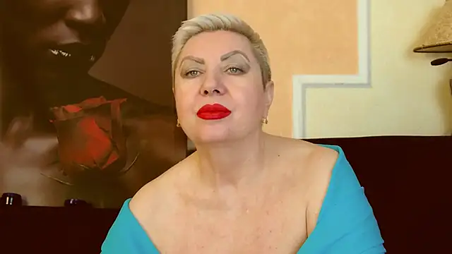 Snapshot of LadyPosh chatting on February 19, 1:18 am LadyPosh online show from February 19, 1:18 am