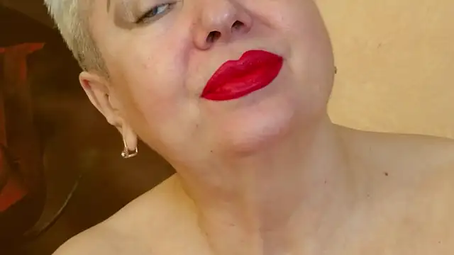 Snapshot of LadyPosh chatting on March 19, 3:52 am LadyPosh online show from March 19, 3:52 am