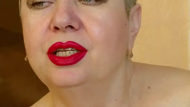 Snapshot of LadyPosh chatting on March 22, 3:52 am LadyPosh online show from March 22, 3:52 am