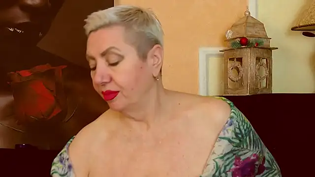 LadyPosh online show from December 17, 11:11 pm