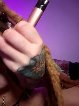 LucidLucy online show from November 28, 1:30 am