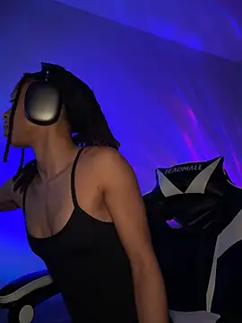 thebrattygoddess online show from December 24, 1:50 pm