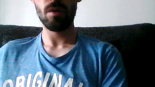Snapshot of juju156111 chatting on May 31, 8:21 am juju156111 online show from May 31, 8:21 am