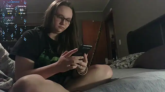 Snapshot of ZeTurtleMaster chatting on November 10, 6:34 am ZeTurtleMaster online show from November 10, 6:34 am