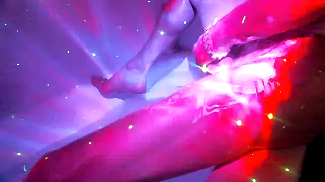 justinewe69 online show from February 6, 4:50 am