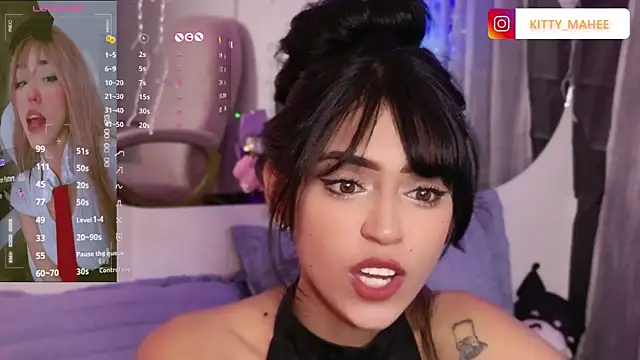 Snapshot of YourKatt chatting on October 6, 3:26 am YourKatt online show from October 6, 3:26 am