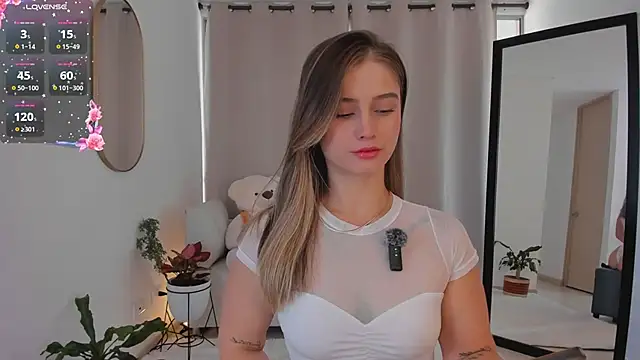 roxie gates  online show from September 27, 4:34 pm