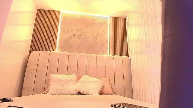 emyli sw  online show from January 17, 3:11 am