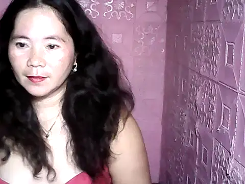 Snapshot of hotpusie_4u chatting on November 5, 4:40 pm hotpusie 4u online show from November 5, 4:40 pm