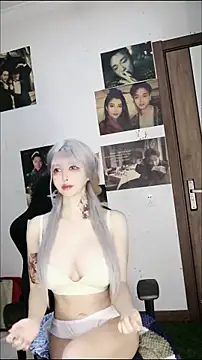 Snapshot of candy_cola chatting on January 18, 5:55 am candy cola online show from January 18, 5:55 am