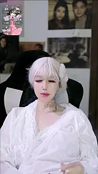 Snapshot of candy_cola chatting on February 12, 5:08 pm candy cola online show from February 12, 5:08 pm
