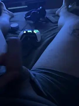 adam123456654321 online show from December 25, 11:31 pm