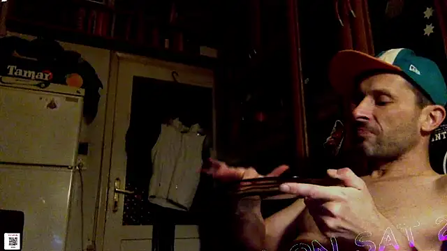 Snapshot of FireFox_Feel chatting on December 7, 5:31 pm FireFox Feel online show from December 7, 5:31 pm