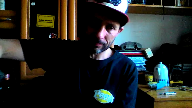 Snapshot of FireFox_Feel chatting on March 18, 7:41 am FireFox Feel online show from March 18, 7:41 am