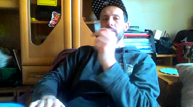 Snapshot of FireFox_Feel chatting on March 19, 6:35 am FireFox Feel online show from March 19, 6:35 am