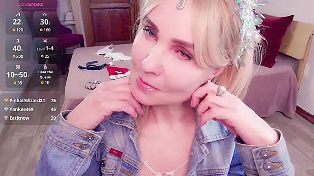 Snapshot of _unique_cam_ chatting on December 14, 12:12 pm unique cam online show from December 14, 12:12 pm