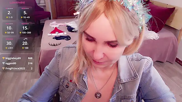 Snapshot of _unique_cam_ chatting on December 29, 10:45 am unique cam online show from December 29, 10:45 am