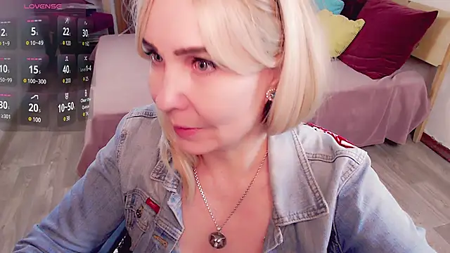 Snapshot of _unique_cam_ chatting on January 6, 1:08 pm unique cam online show from January 6, 1:08 pm