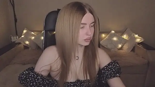 ViolettaLopez online show from November 10, 12:15 pm